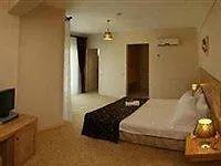 Nevadasu Hotel 3*